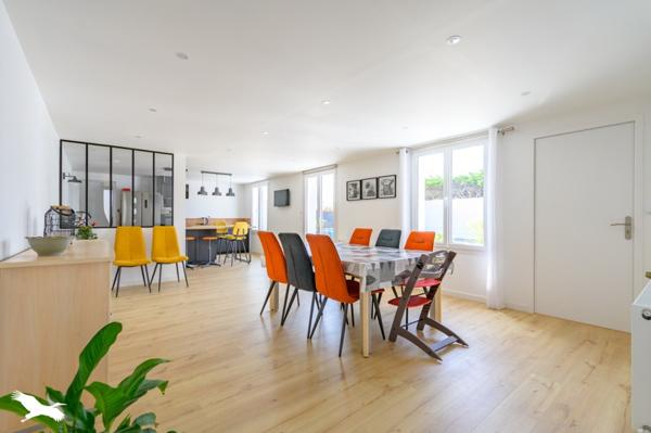 Maison à vendre |  Nieul-sur-Mer |  11 pièces | 243 m²