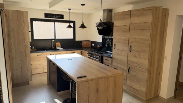 La Motte (83920)-Villa plain-pied RT2020-Piscine-Ecrin de verdure