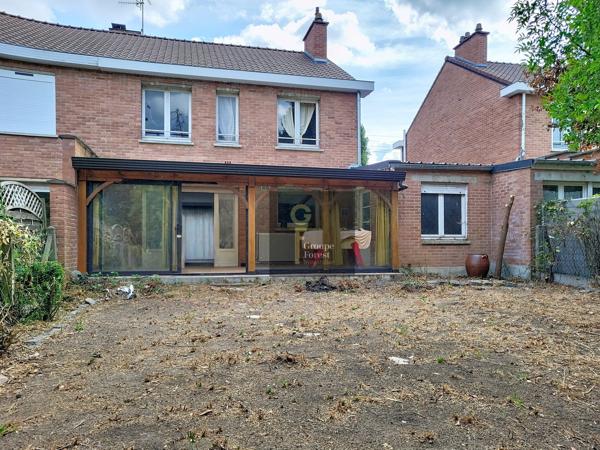 Maison de lotissement ,4 chambre, Garage et Parking