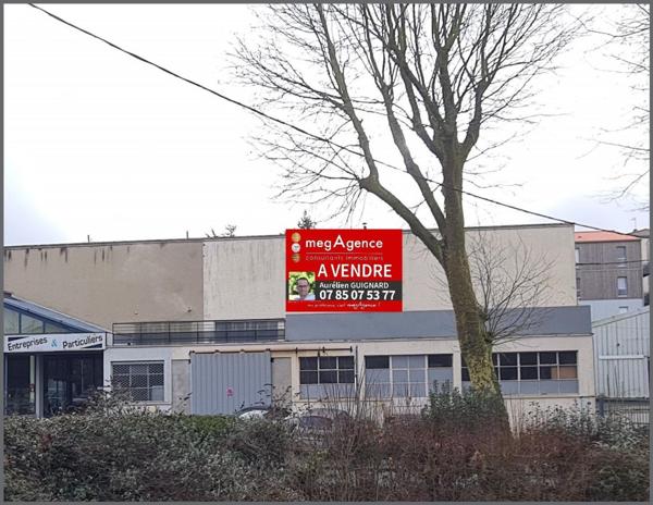 Local Commercial à BRESSUIRE, 79300 - 3 pièces 719m²