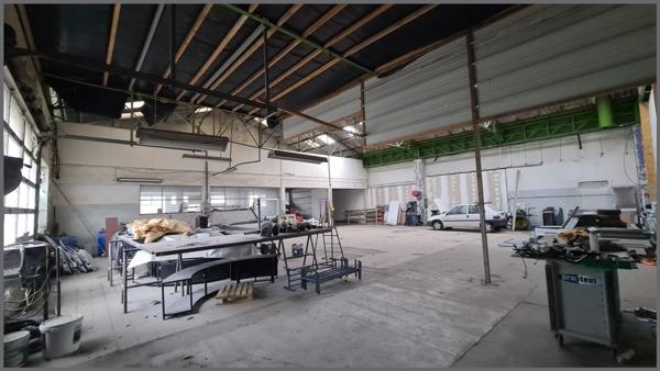 Local Commercial à BRESSUIRE, 79300 - 3 pièces 719m²