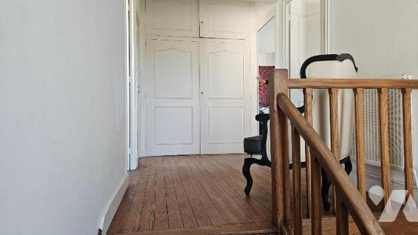 A vendre, Charente-Maritime, L' Eguille, Maison à étage comprenant : au rez-de-chaussée :entrée...