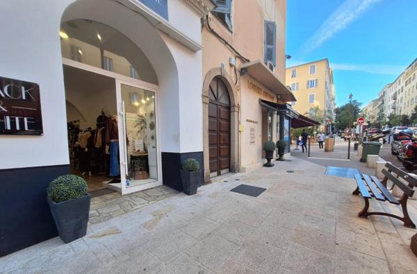 FOND DE COMMERCE 85 m² AJACCIO COURS NAPOLEON  Ajaccio (20000)