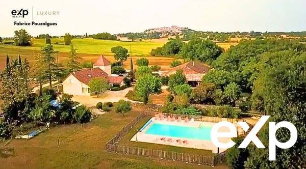 Propriété rare de 8,5 ha avec vue dominante, gîtes, sans contrainte d’exploitation