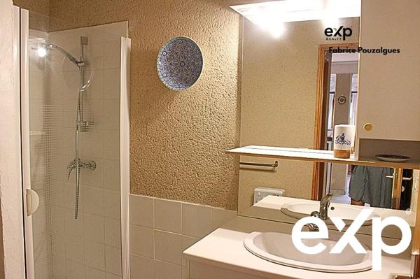 Propriété rare de 8,5 ha avec vue dominante, gîtes, sans contrainte d’exploitation