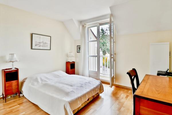 92 Rueil-Malmaison, quartier Buzenval- Maison familiale avec 4 chambres, au cœur d'un Domaine Privilégié