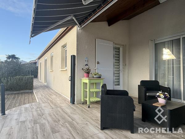 Maison plain-pied avec piscine, jardin et garage