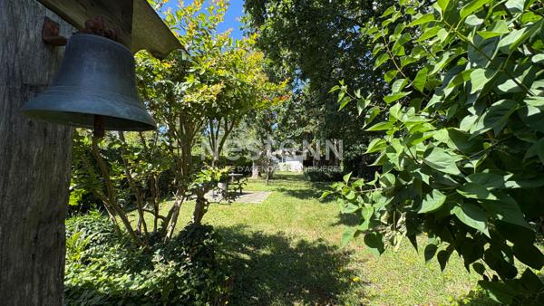 2 maisons sur un superbe terrain !
