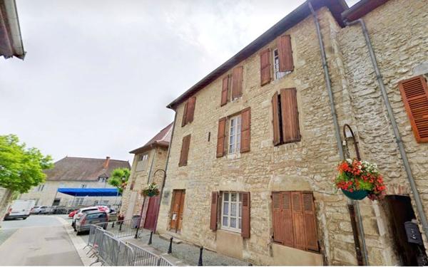 Appartement à louer    1 pièce •  Morestel