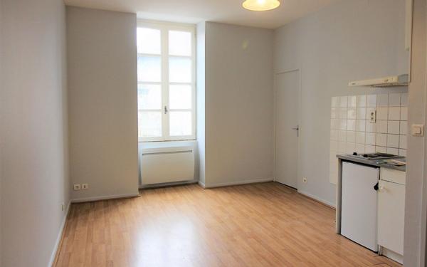 Appartement à louer    1 pièce •  Morestel