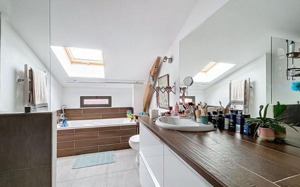 Appartement à vendre    3 pièces • 82 m2 Suresnes