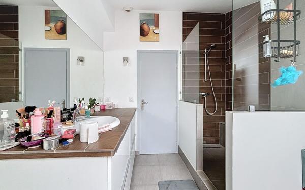 Appartement à vendre    3 pièces • 82 m2 Suresnes