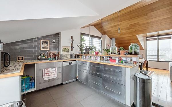 Appartement à vendre    3 pièces • 82 m2 Suresnes