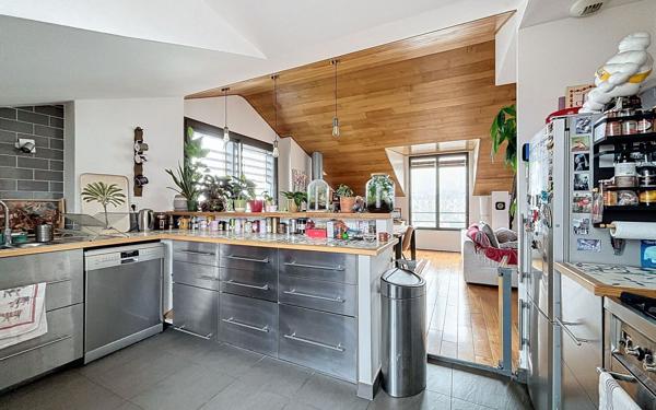 Appartement à vendre    3 pièces • 82 m2 Suresnes