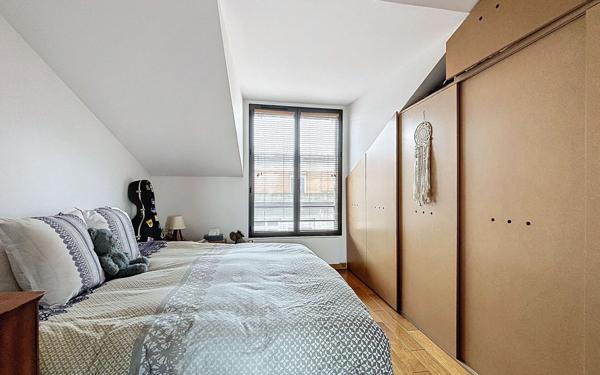 Appartement à vendre    3 pièces • 82 m2 Suresnes