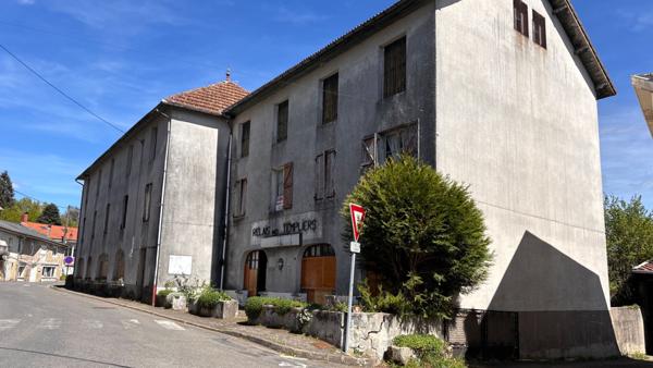 Immeuble Latronquiere 831 m2