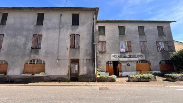 Immeuble Latronquiere 831 m2