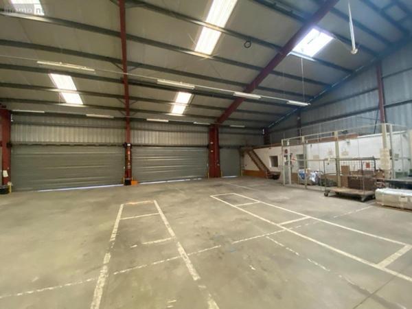 Fonds et/ou murs commerciaux à louer à Soliers dans le Calvados (14540), ref : 14096-L69