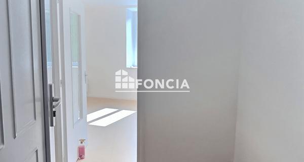 À vendre Studio 38 m² - Vienne 38200