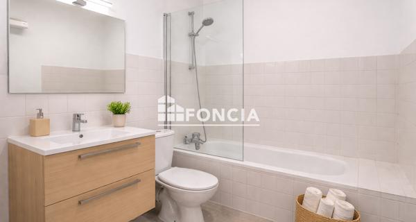 À vendre Studio 38 m² - Vienne 38200