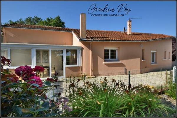 Mouzillon (44330) MOUZILLON Maison de plain-pied de 159 m² hab avec jardin d'environ 1119 m 4 chambres - véranda - garage.