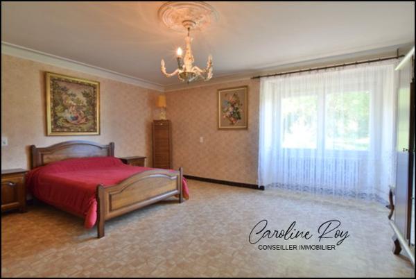 Mouzillon (44330) MOUZILLON Maison de plain-pied de 159 m² hab avec jardin d'environ 1119 m 4 chambres - véranda - garage.