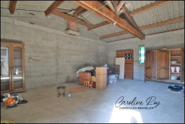 Mouzillon (44330) MOUZILLON Maison de plain-pied de 159 m² hab avec jardin d'environ 1119 m 4 chambres - véranda - garage.