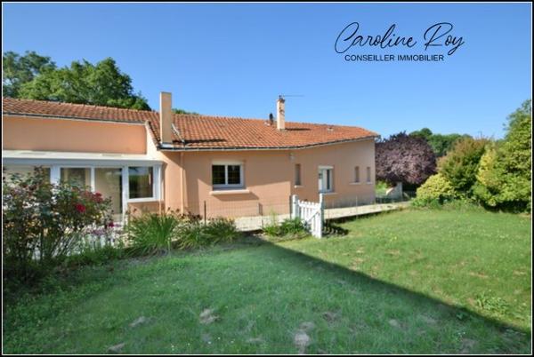 Mouzillon (44330) MOUZILLON Maison de plain-pied de 159 m² hab avec jardin d'environ 1119 m 4 chambres - véranda - garage.