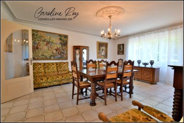 Mouzillon (44330) MOUZILLON Maison de plain-pied de 159 m² hab avec jardin d'environ 1119 m 4 chambres - véranda - garage.