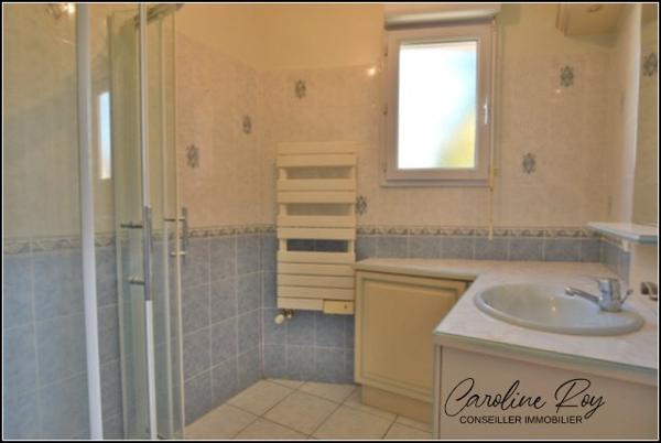 Mouzillon (44330) MOUZILLON Maison de plain-pied de 159 m² hab avec jardin d'environ 1119 m 4 chambres - véranda - garage.