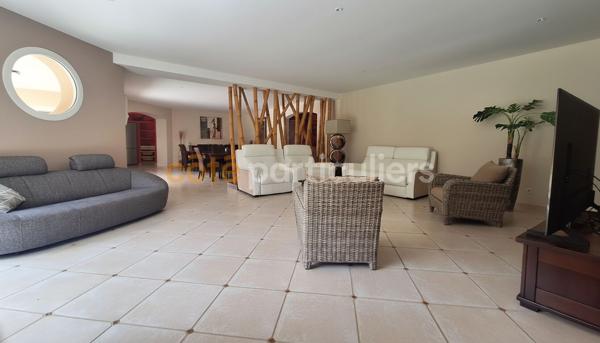 Vente
                Maison265 m² - 7 Pièces -
                    La TREMBLADE (17390)