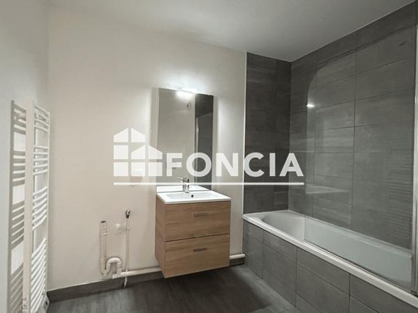 Location Appartement 2 pièces 37.3 m² - LUMINESENS 2 - 36 RUE DE LONDRES PORTE A11 Lens 62300