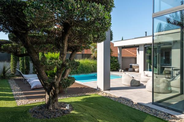 EXCLUSIVITÉ – SAINTE-FOY-LÈS-LYON | Propriété d’architecte par Vieillard de 220 m²
