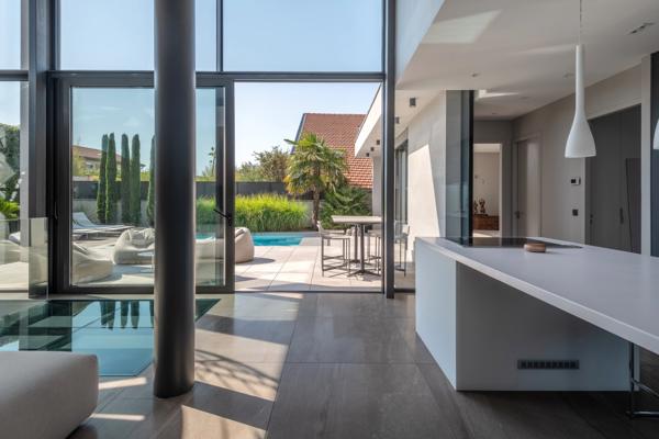 EXCLUSIVITÉ – SAINTE-FOY-LÈS-LYON | Propriété d’architecte par Vieillard de 220 m²