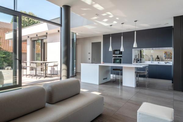 EXCLUSIVITÉ – SAINTE-FOY-LÈS-LYON | Propriété d’architecte par Vieillard de 220 m²