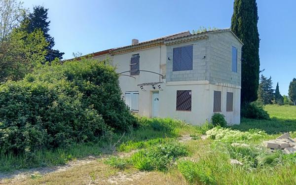 Maison à vendre    3 pièces •  Mallemort