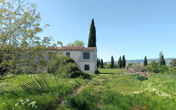 Maison à vendre    3 pièces •  Mallemort