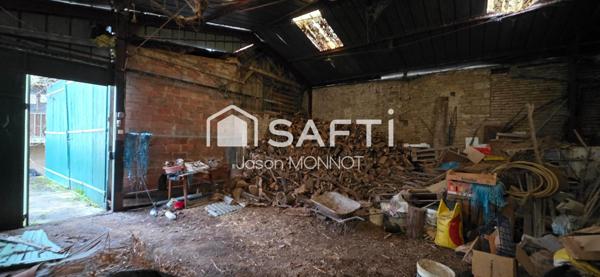 Maison en pierres à rénover – dépendances et terrain