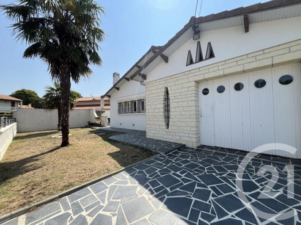 Maison à vendre  3 pièces - 88 m 2   SAUJON  - 17