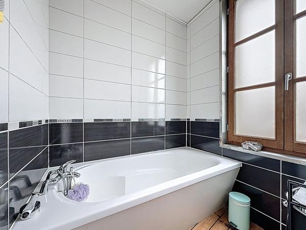Maison à vendre en plein centre de Chateau-gontier - 3 chambres - Avec une petite cour