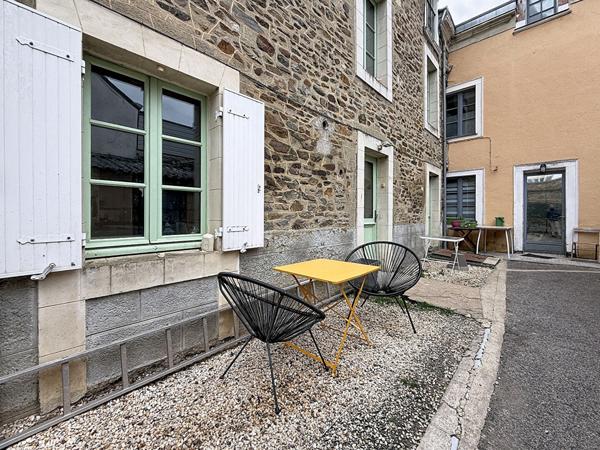 Maison à vendre en plein centre de Chateau-gontier - 3 chambres - Avec une petite cour