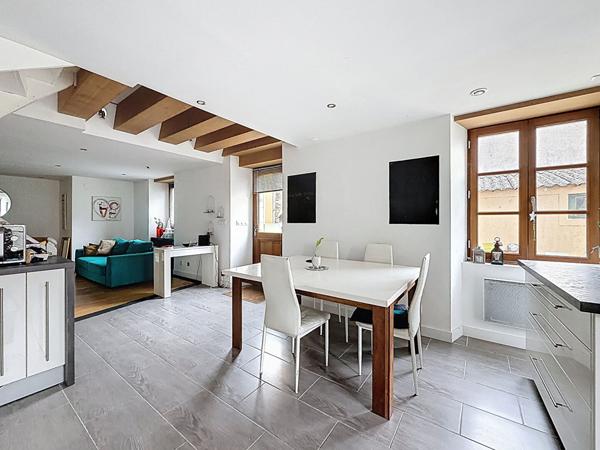 Maison à vendre en plein centre de Chateau-gontier - 3 chambres - Avec une petite cour