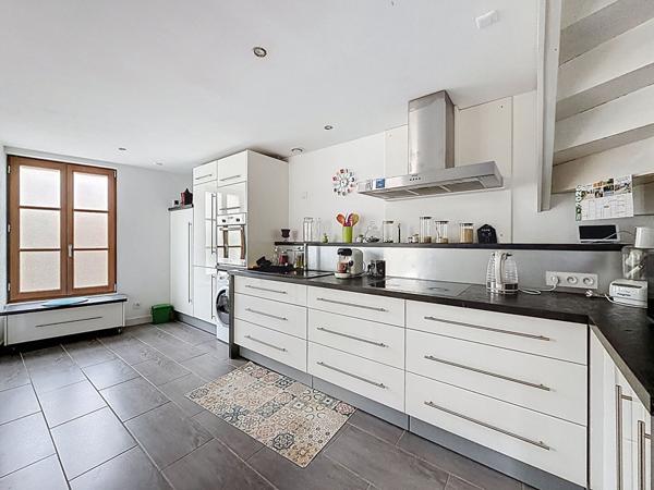 Maison à vendre en plein centre de Chateau-gontier - 3 chambres - Avec une petite cour