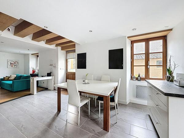 Maison à vendre en plein centre de Chateau-gontier - 3 chambres - Avec une petite cour