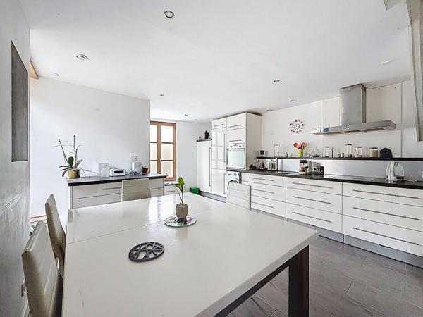 Maison à vendre en plein centre de Chateau-gontier - 3 chambres - Avec une petite cour