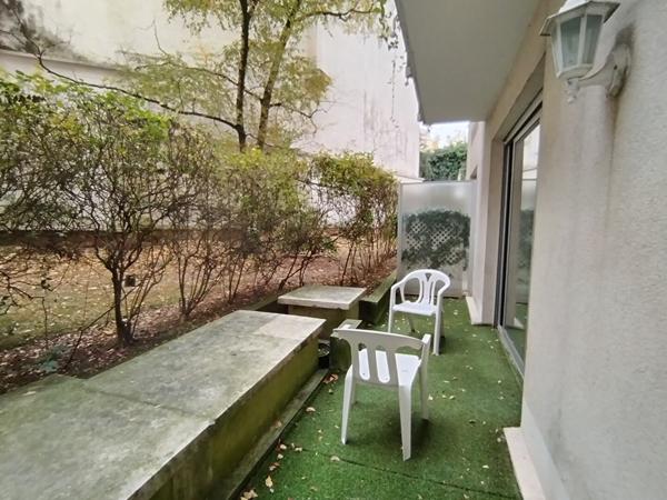 STUDIO MEUBLE - RUE DUHESME PARIS 18EME