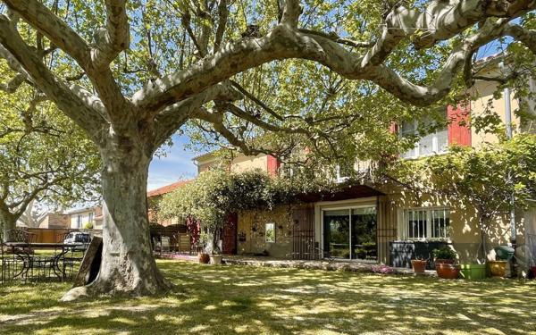 Maison à vendre    7 pièces •  Mallemort