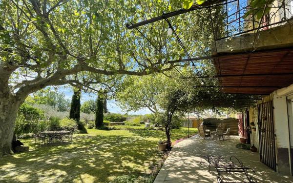 Maison à vendre    7 pièces •  Mallemort