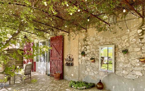 Maison à vendre    7 pièces •  Mallemort