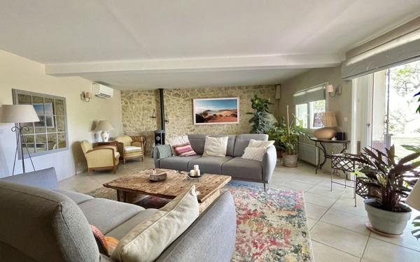 Maison à vendre    7 pièces •  Mallemort